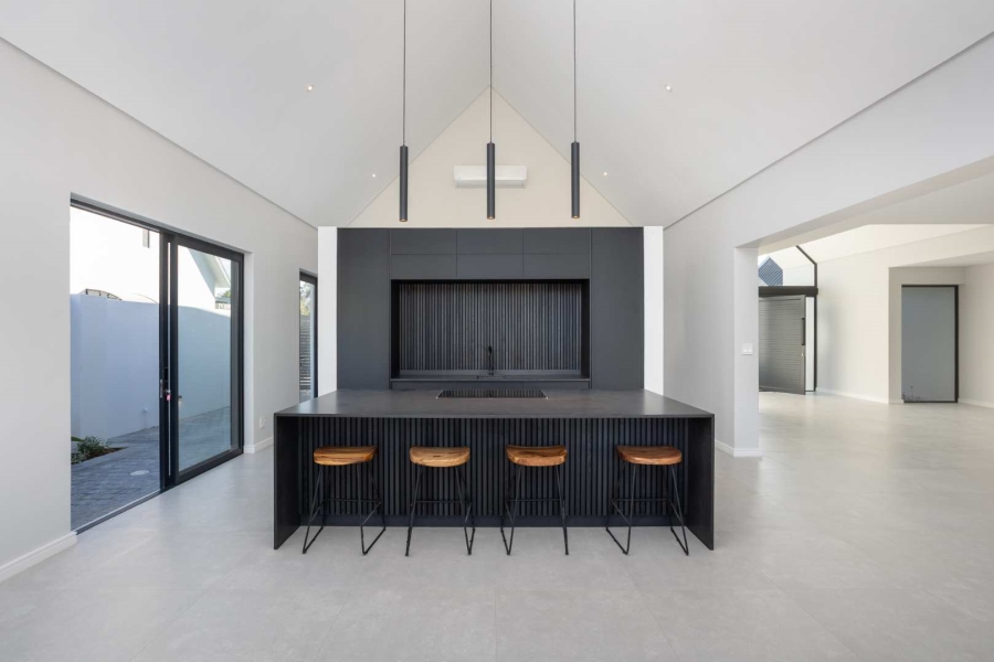 5 Bedroom Property for Sale in Val De Vie Estate Western Cape